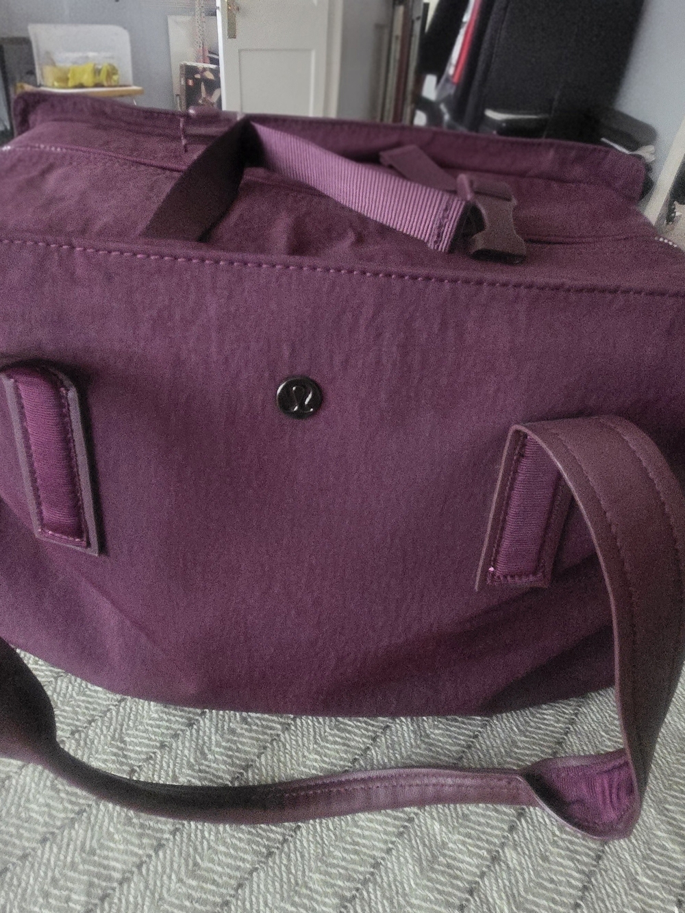 Lululemon Go Getter Plum Tote Bag 25L Like NEW - Picture 2 of 8